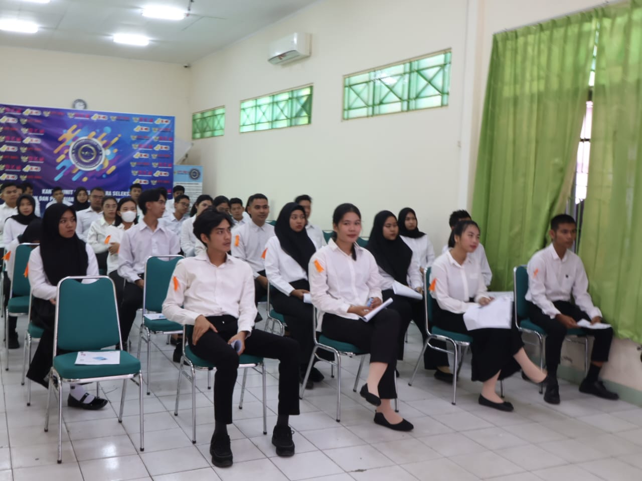 PULUHAN PESERTA SELEKSI CASN BASARNAS LAKSANAKAN TEST SKD DI PALANGKA RAYA